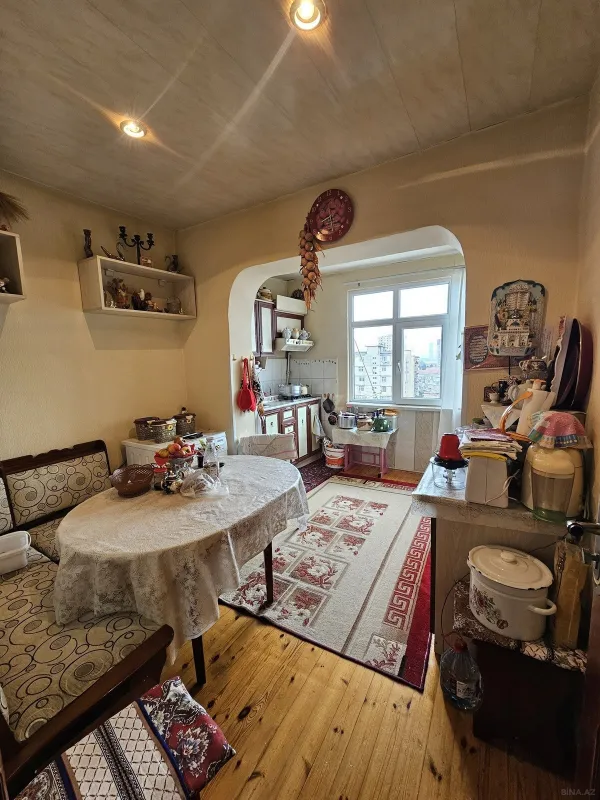 Satılır 4 otaqlı mənzil 110 m²