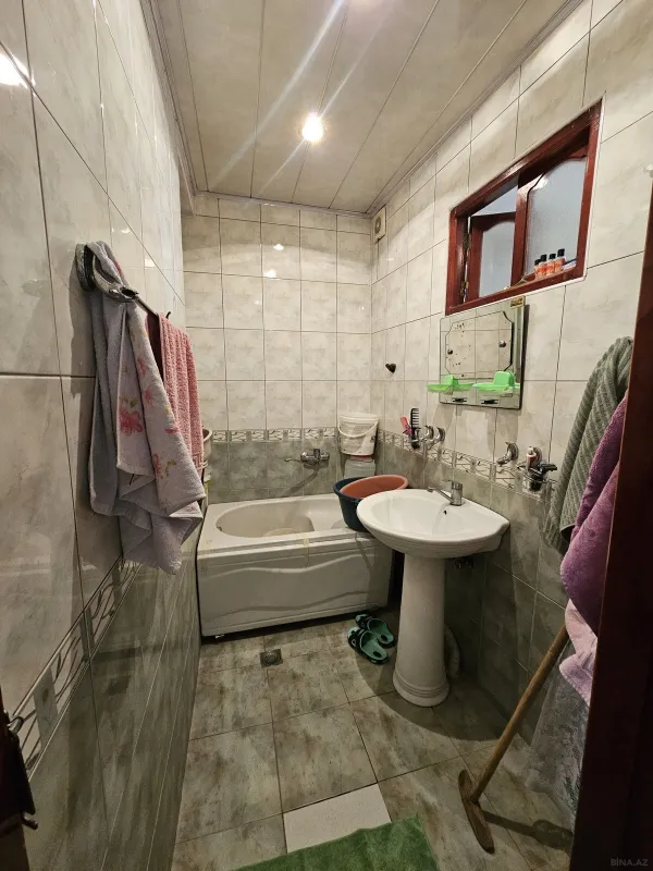 Satılır 4 otaqlı mənzil 110 m²