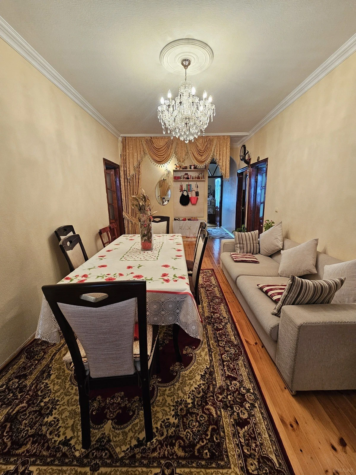 Satılır 4 otaqlı mənzil 110 m²