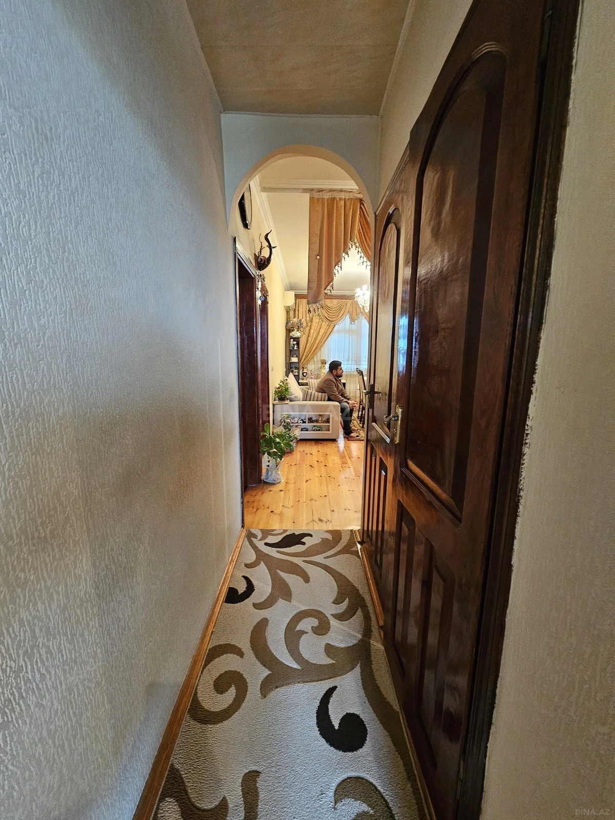 Satılır 4 otaqlı mənzil 110 m²