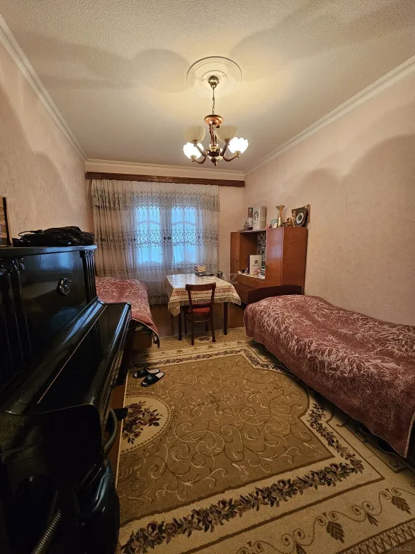 Satılır 4 otaqlı mənzil 110 m²