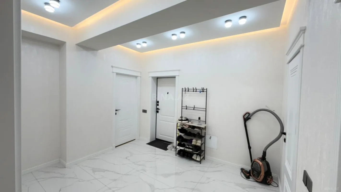 Satılır 3 otaqlı mənzil 105 m²