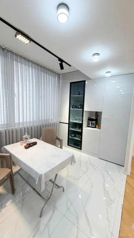 Satılır 3 otaqlı mənzil 105 m²