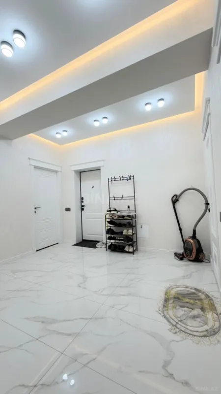 Satılır 3 otaqlı mənzil 105 m²