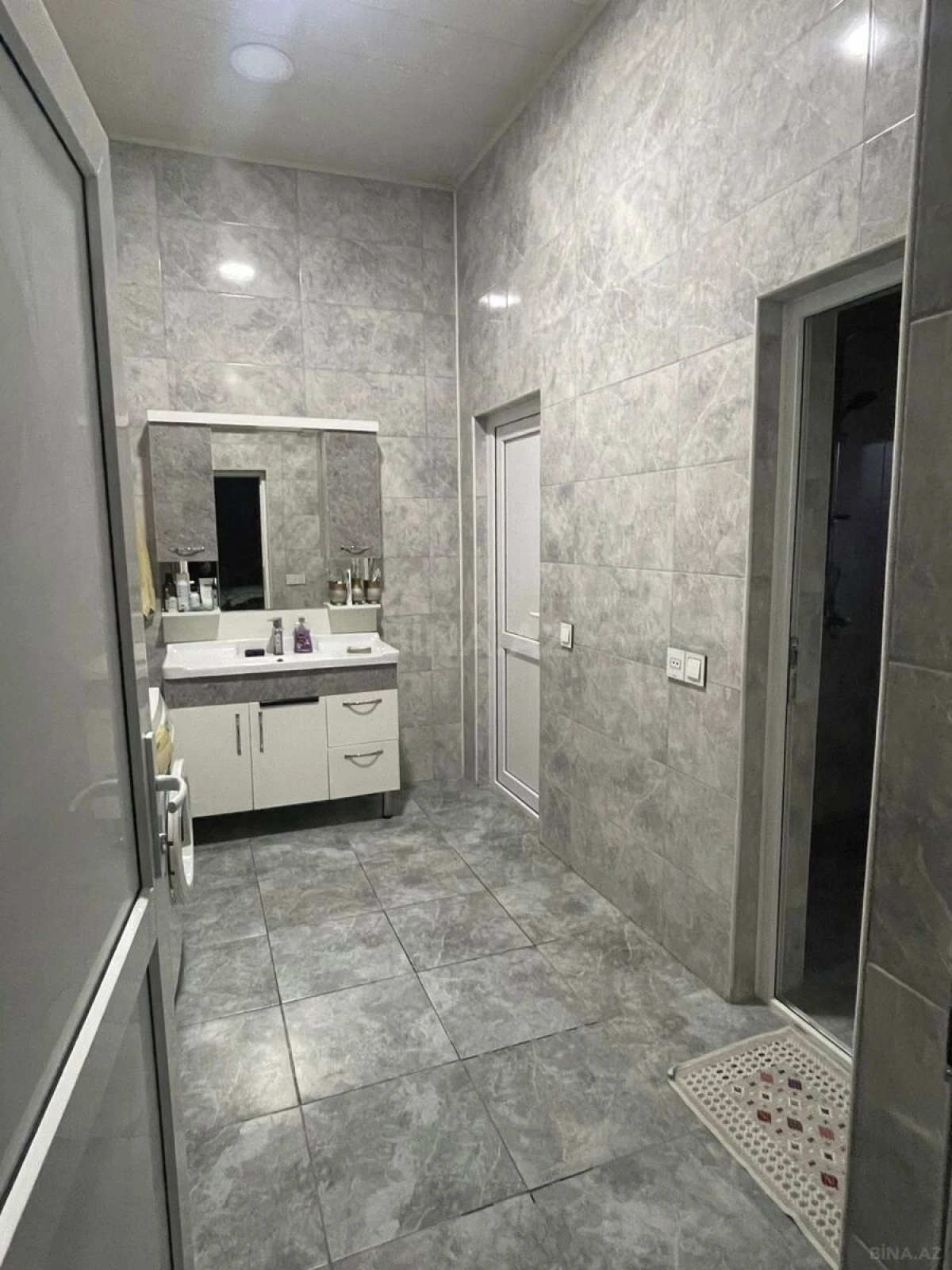 Satılır 6 otaqlı həyət evi 250 m²