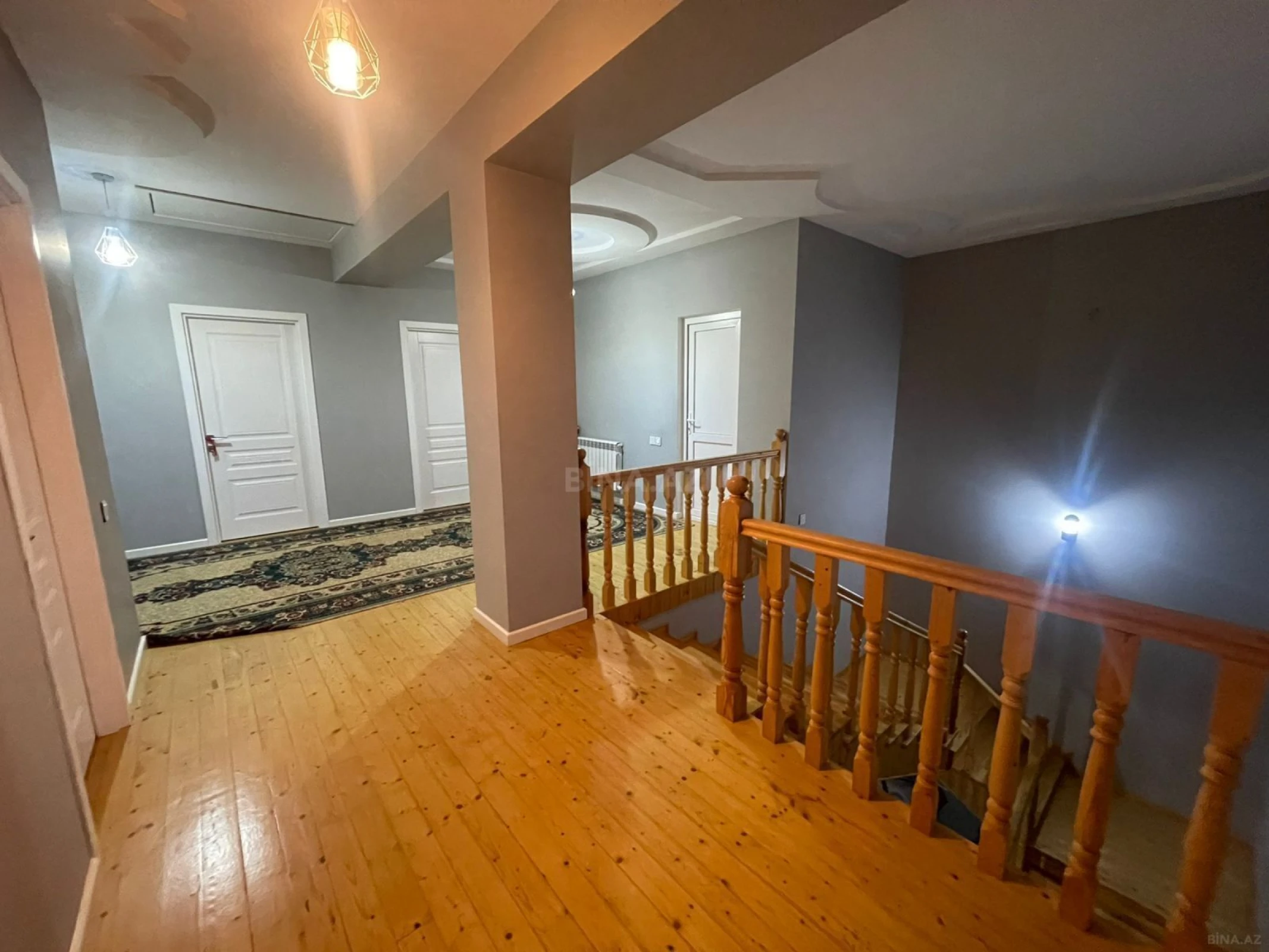 Satılır 6 otaqlı həyət evi 250 m²