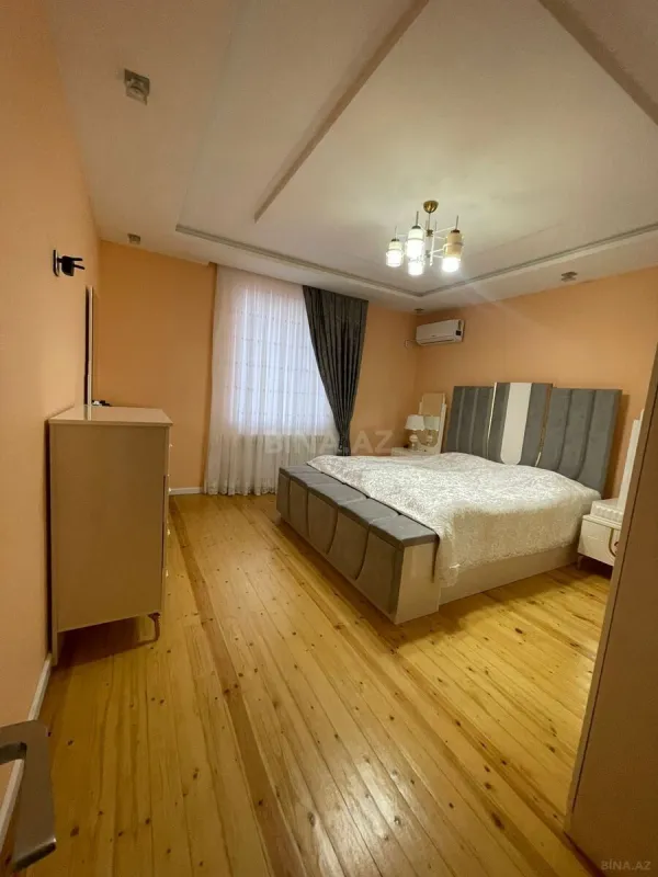 Satılır 6 otaqlı həyət evi 250 m²