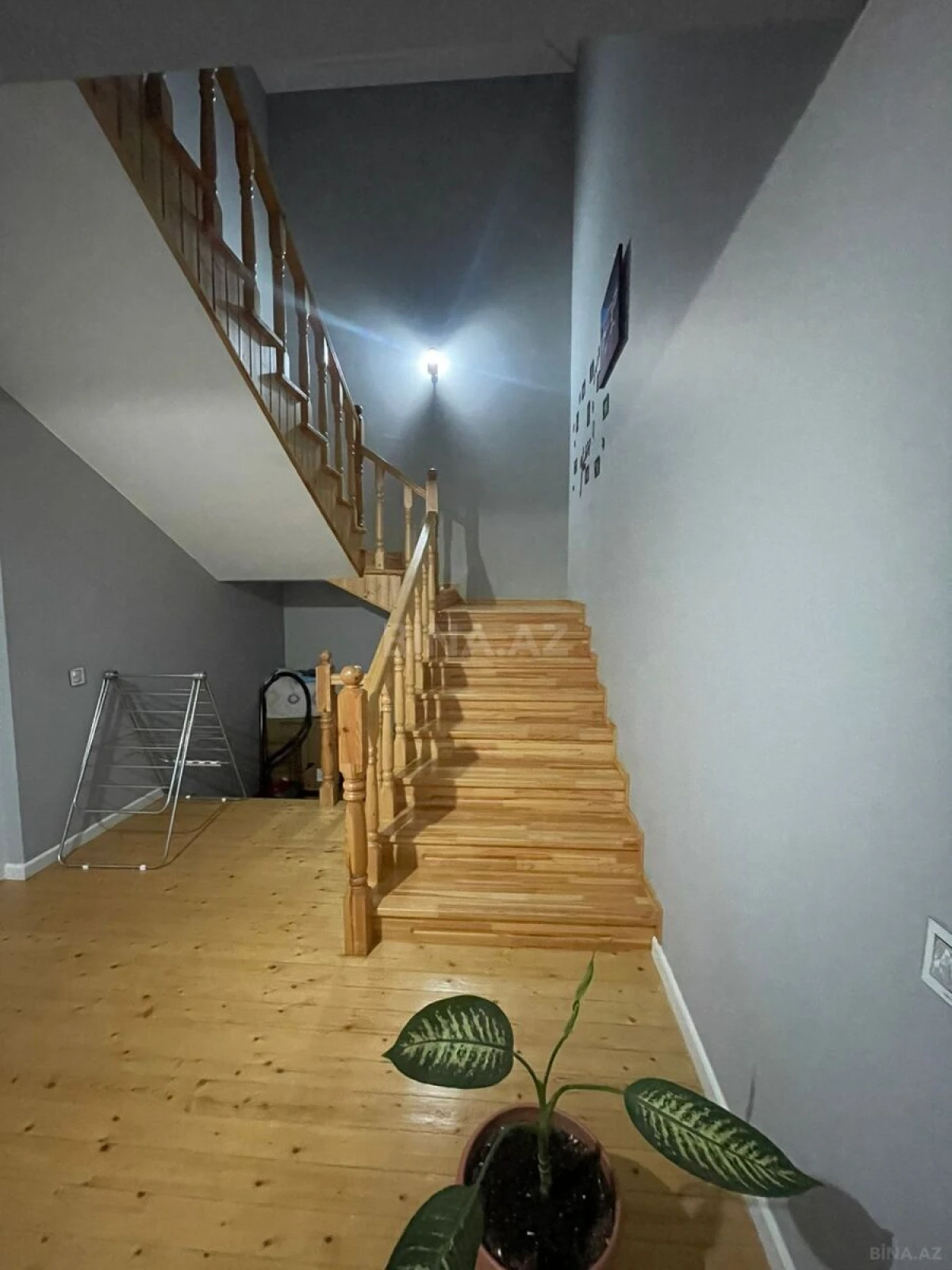 Satılır 6 otaqlı həyət evi 250 m²