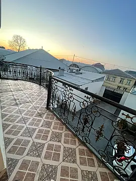 Satılır 6 otaqlı həyət evi 250 m²