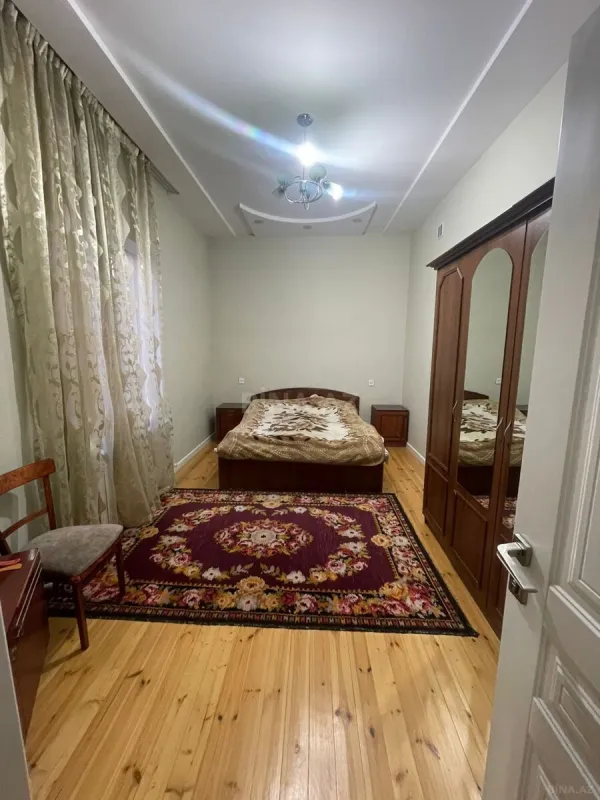 Satılır 6 otaqlı həyət evi 250 m²