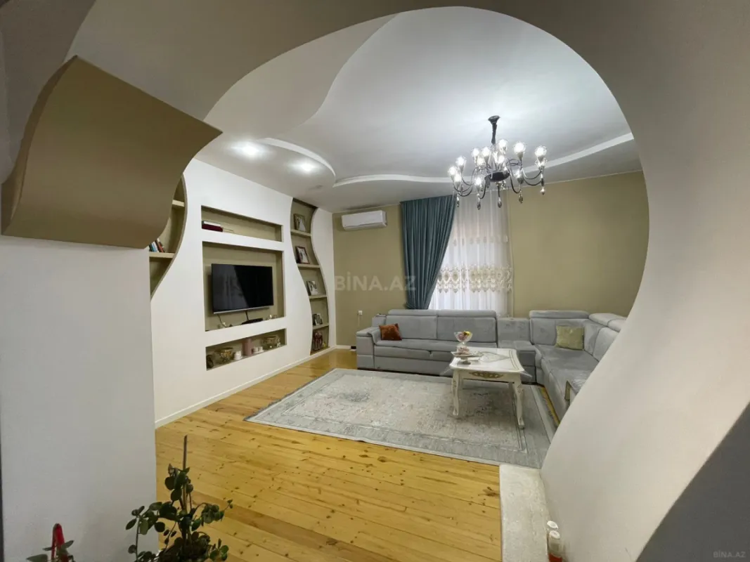 Satılır 6 otaqlı həyət evi 250 m²