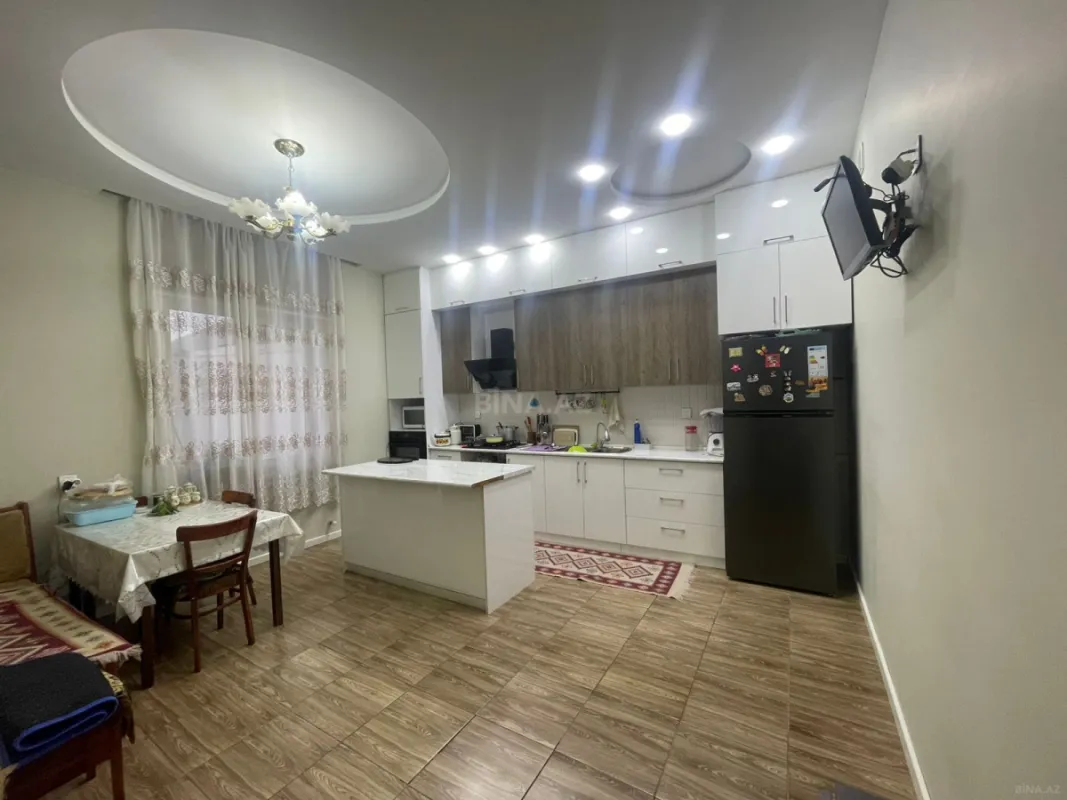 Satılır 6 otaqlı həyət evi 250 m²