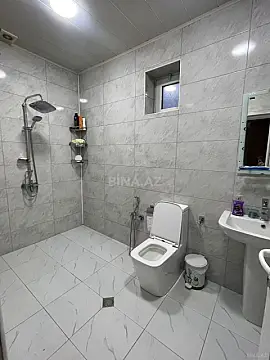 Satılır 6 otaqlı həyət evi 250 m²