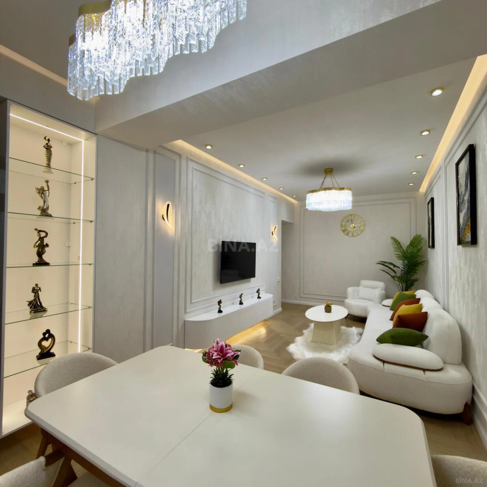 Satılır 3 otaqlı mənzil 98 m²