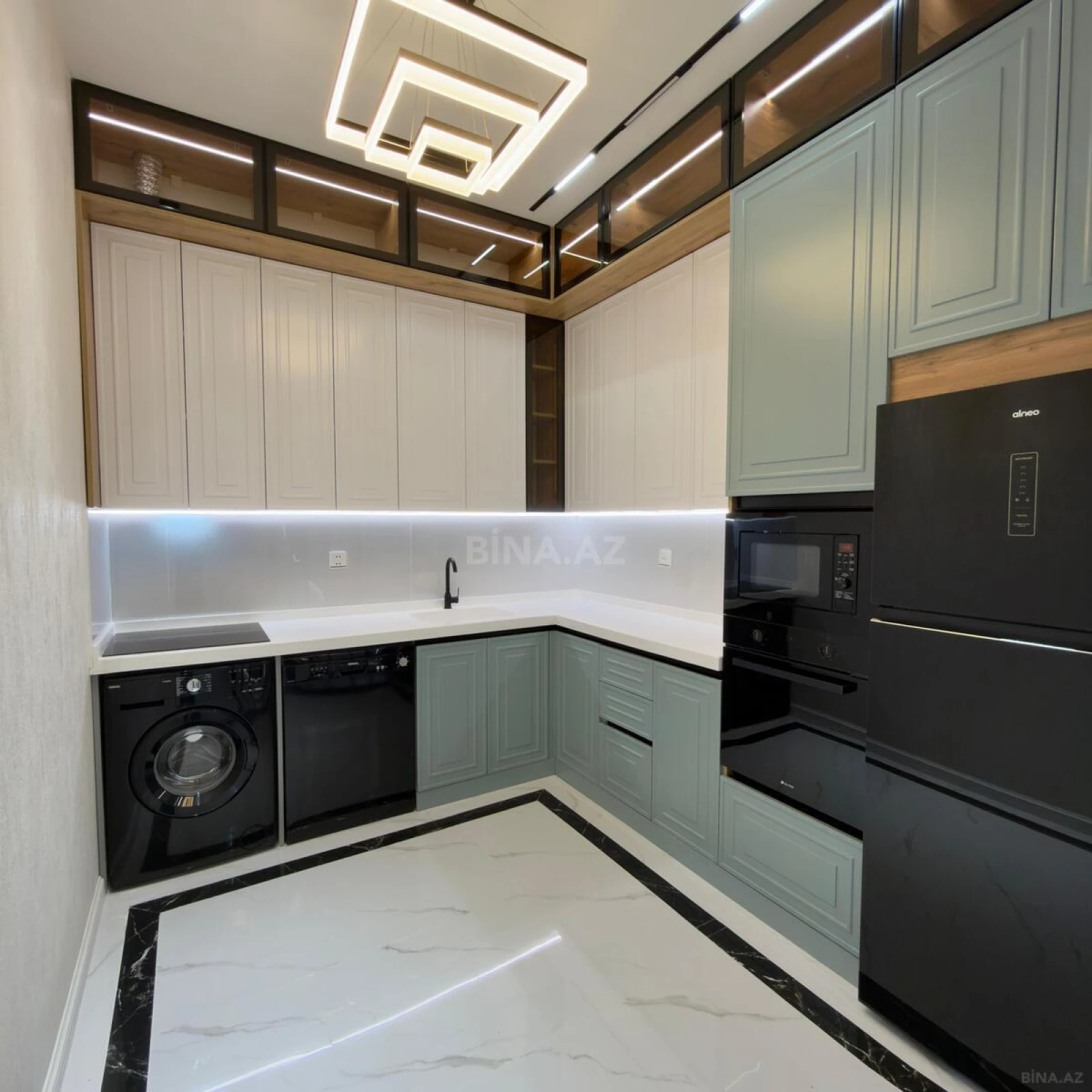 Satılır 3 otaqlı mənzil 98 m²