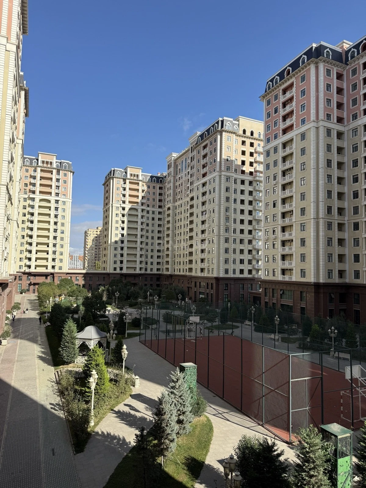 Satılır 2 otaqlı mənzil 67.2 m²