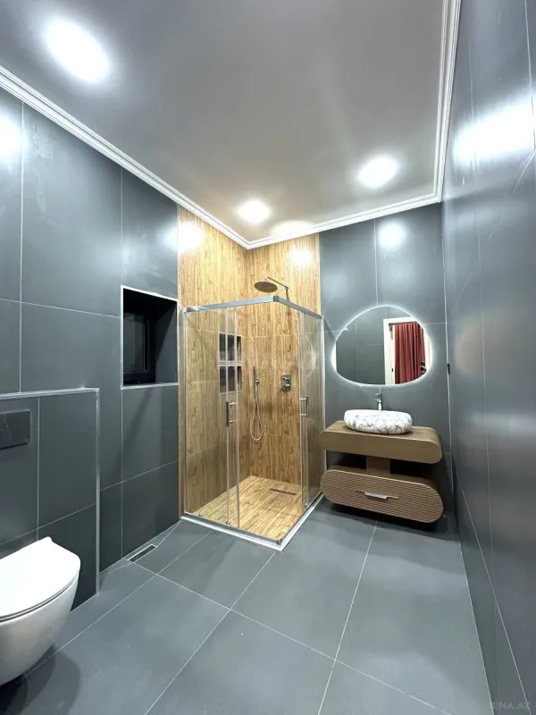 Satılır 5 otaqlı həyət evi 290 m²