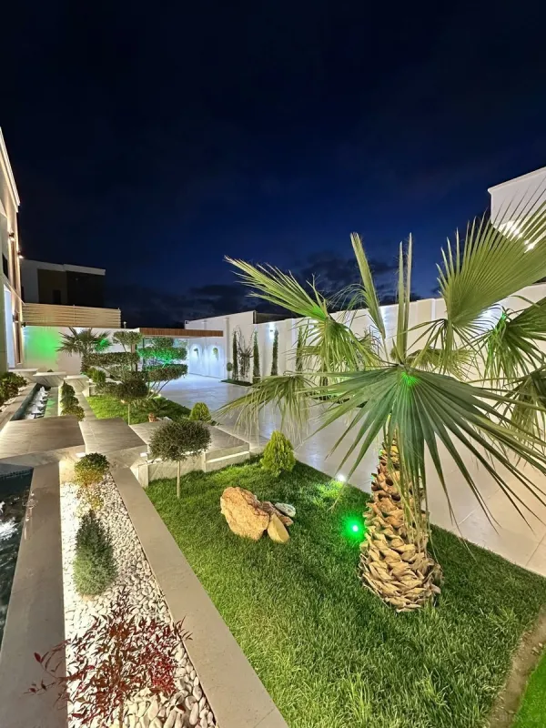 Satılır 5 otaqlı həyət evi 290 m²