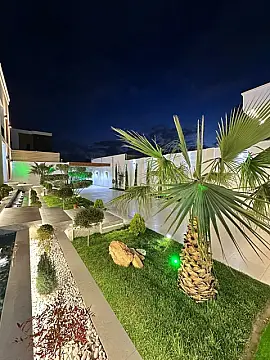 Satılır 5 otaqlı həyət evi 290 m²