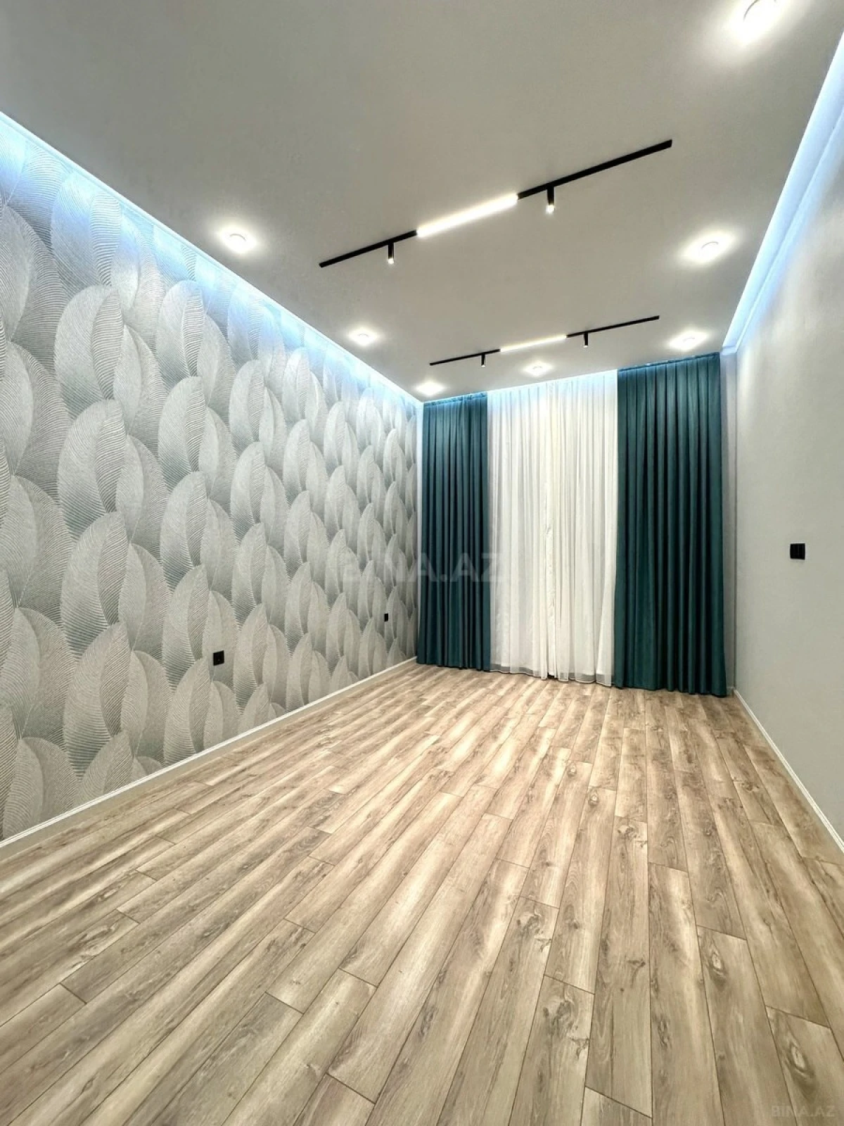 Satılır 5 otaqlı həyət evi 290 m²