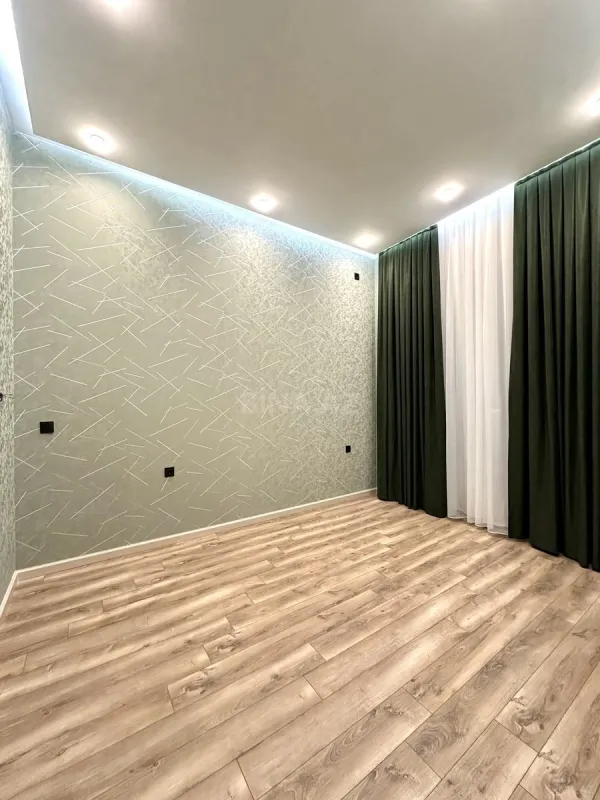 Satılır 5 otaqlı həyət evi 290 m²