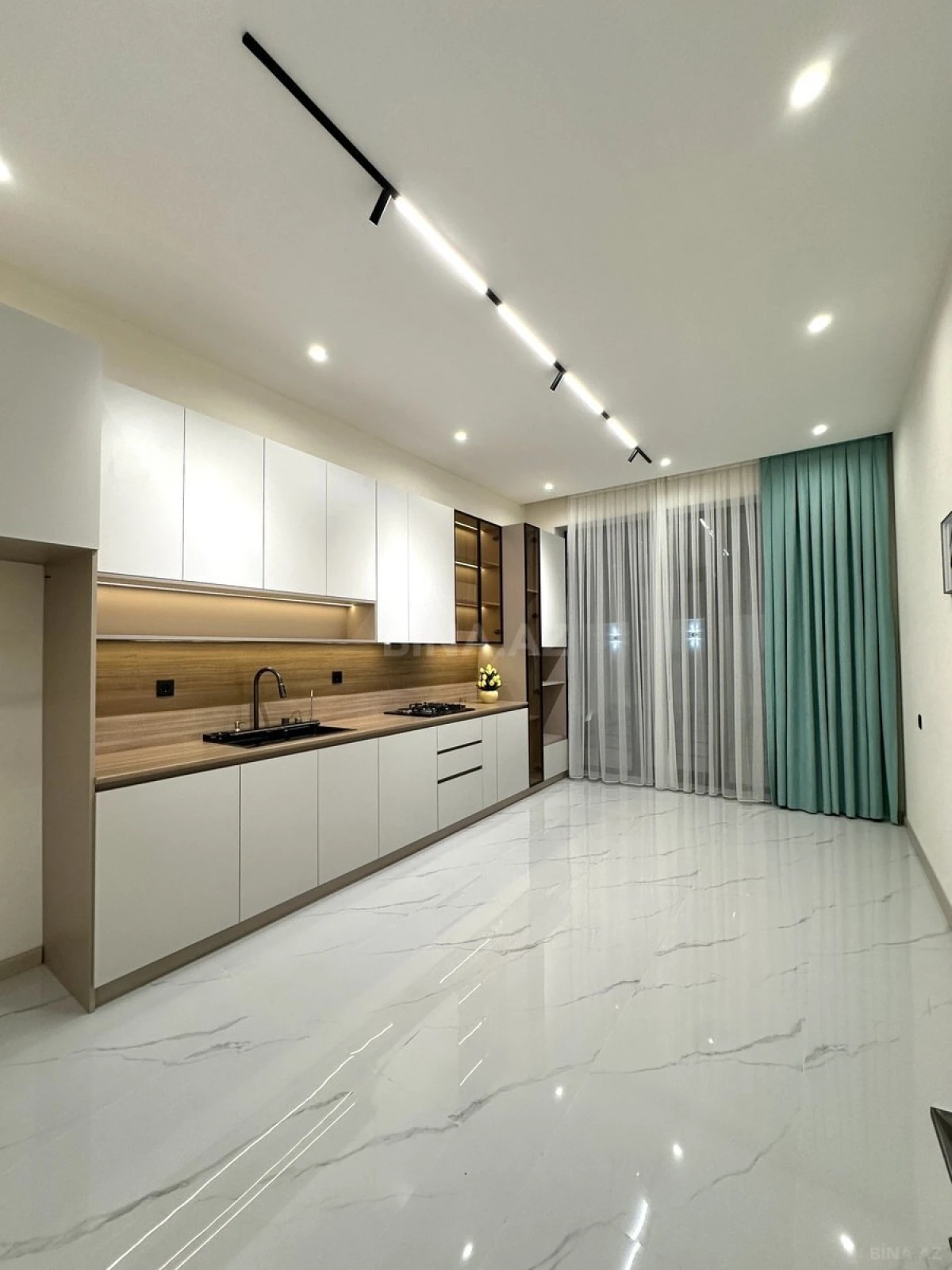 Satılır 5 otaqlı həyət evi 290 m²