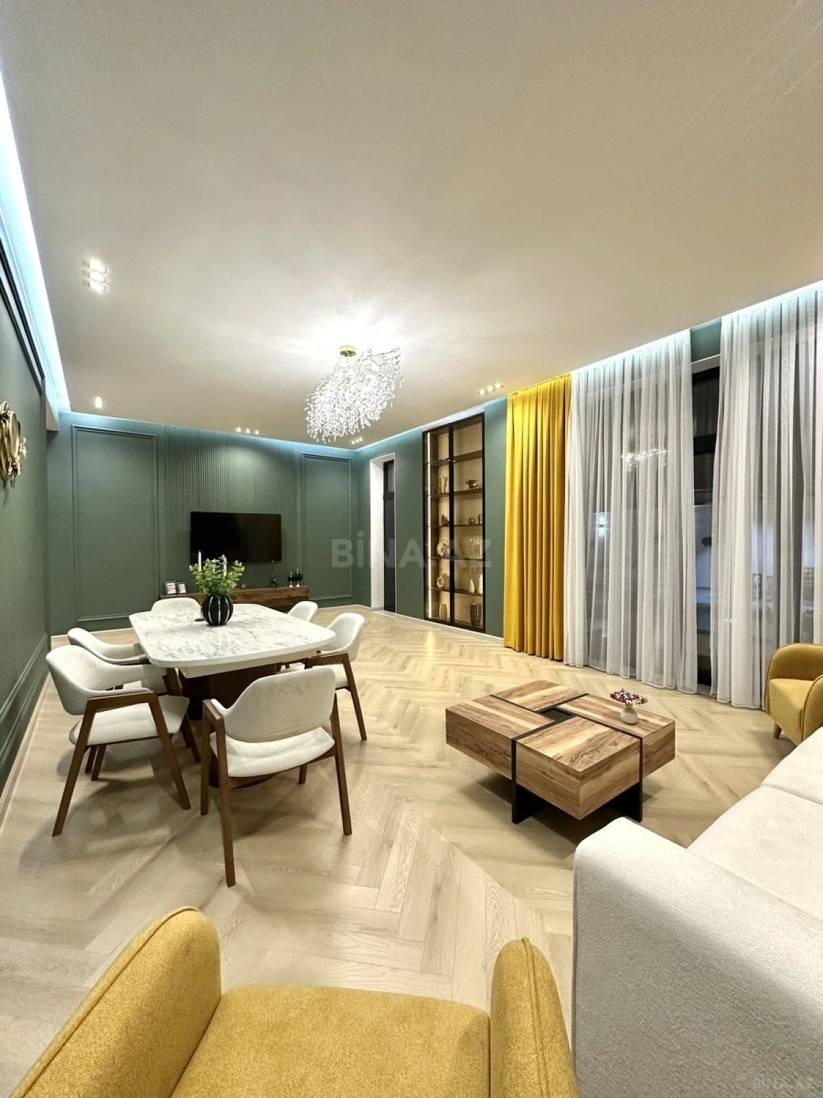 Satılır 5 otaqlı həyət evi 290 m²