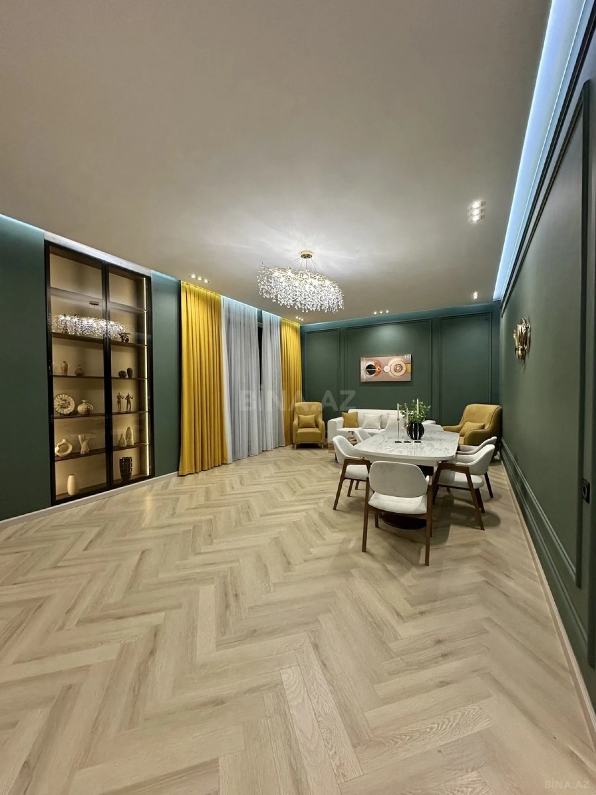 Satılır 5 otaqlı həyət evi 290 m²