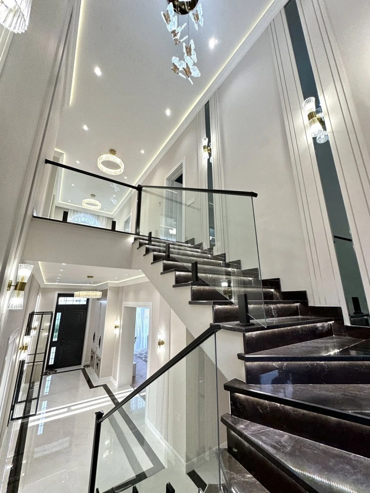 Satılır 6 otaqlı həyət evi 430 m²