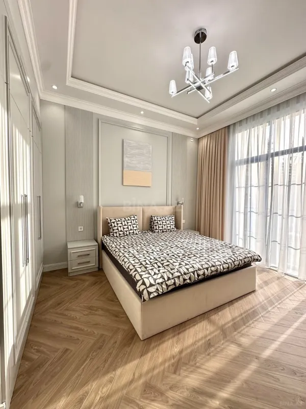 Satılır 6 otaqlı həyət evi 430 m²