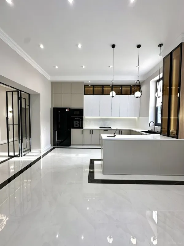 Satılır 6 otaqlı həyət evi 430 m²