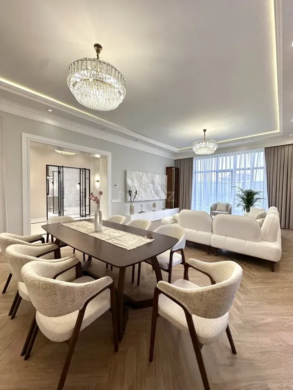 Satılır 6 otaqlı həyət evi 430 m²