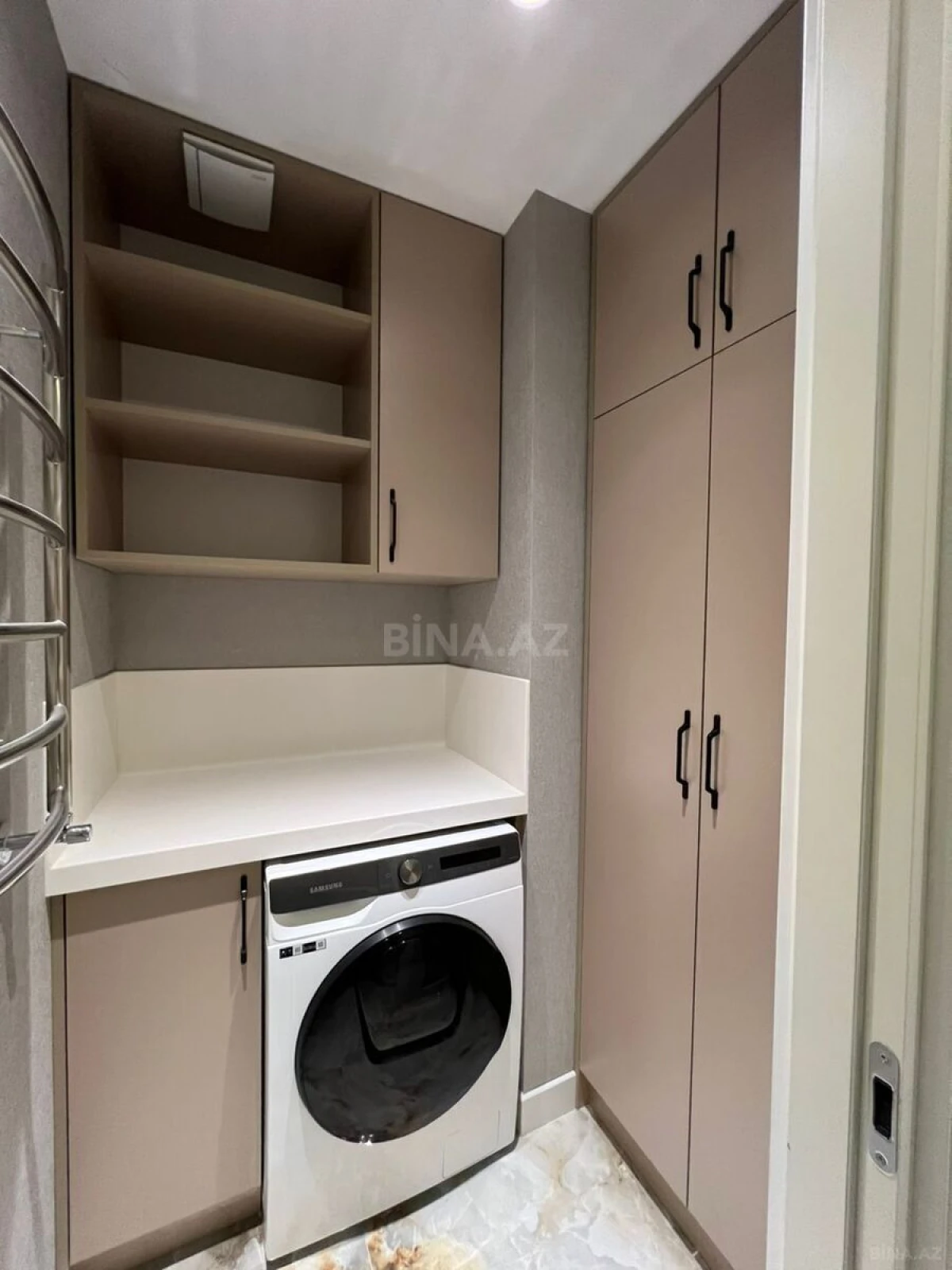 Kirayə verilir 4 otaqlı mənzil 180 m²