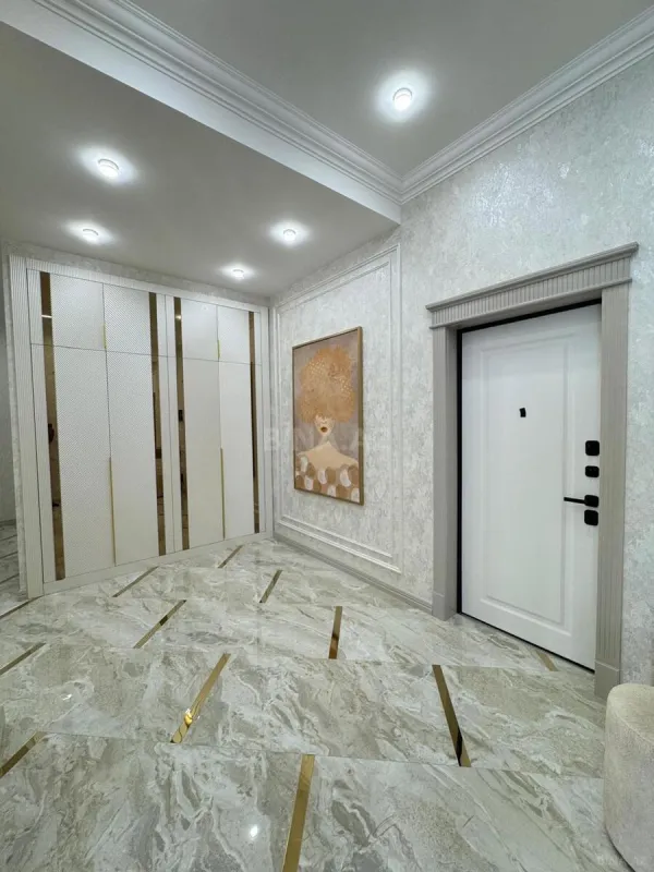 Kirayə verilir 4 otaqlı mənzil 180 m²