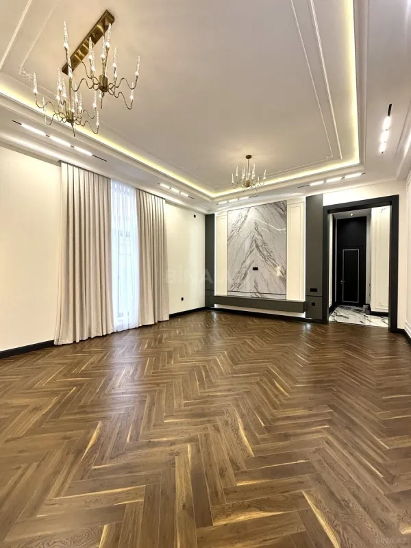 Satılır 5 otaqlı həyət evi 240 m²
