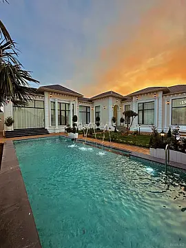 Satılır 5 otaqlı həyət evi 240 m²