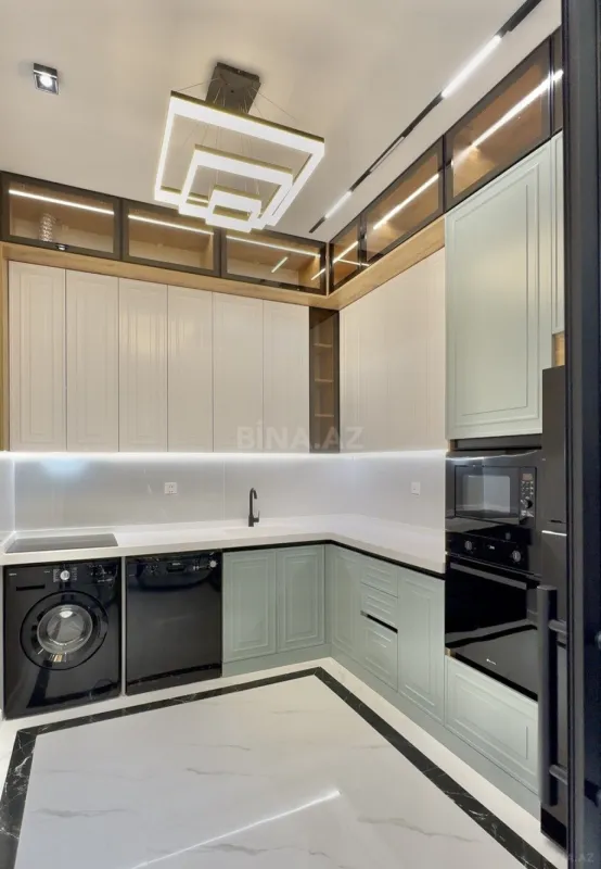 Satılır 3 otaqlı mənzil 98 m²