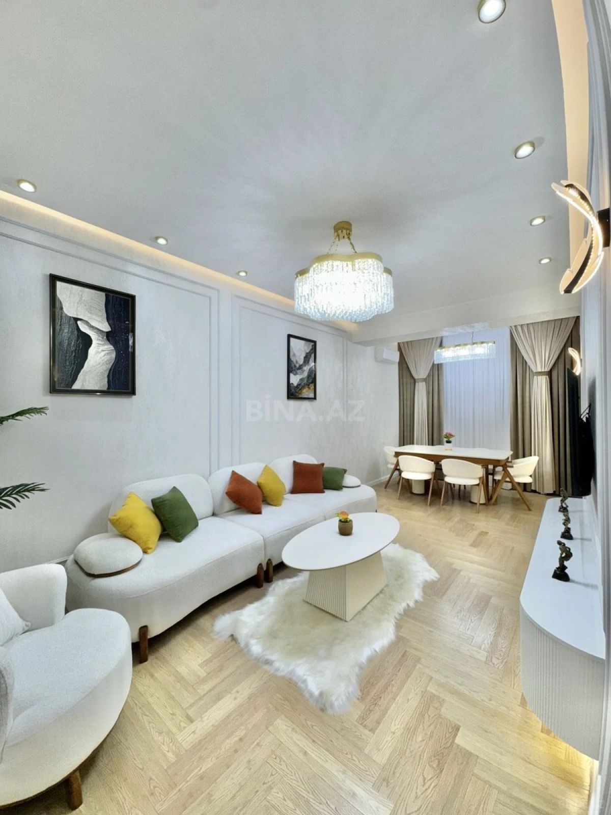 Satılır 3 otaqlı mənzil 98 m²