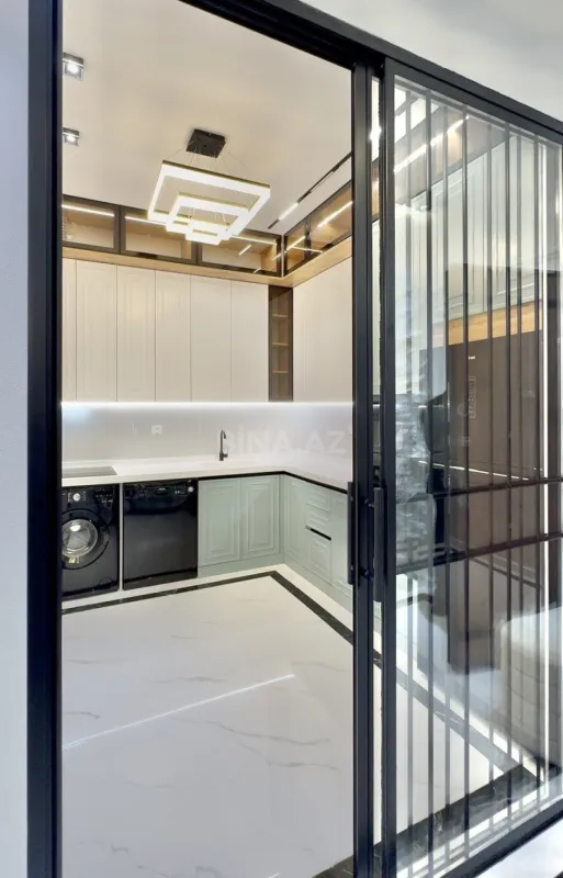 Satılır 3 otaqlı mənzil 98 m²