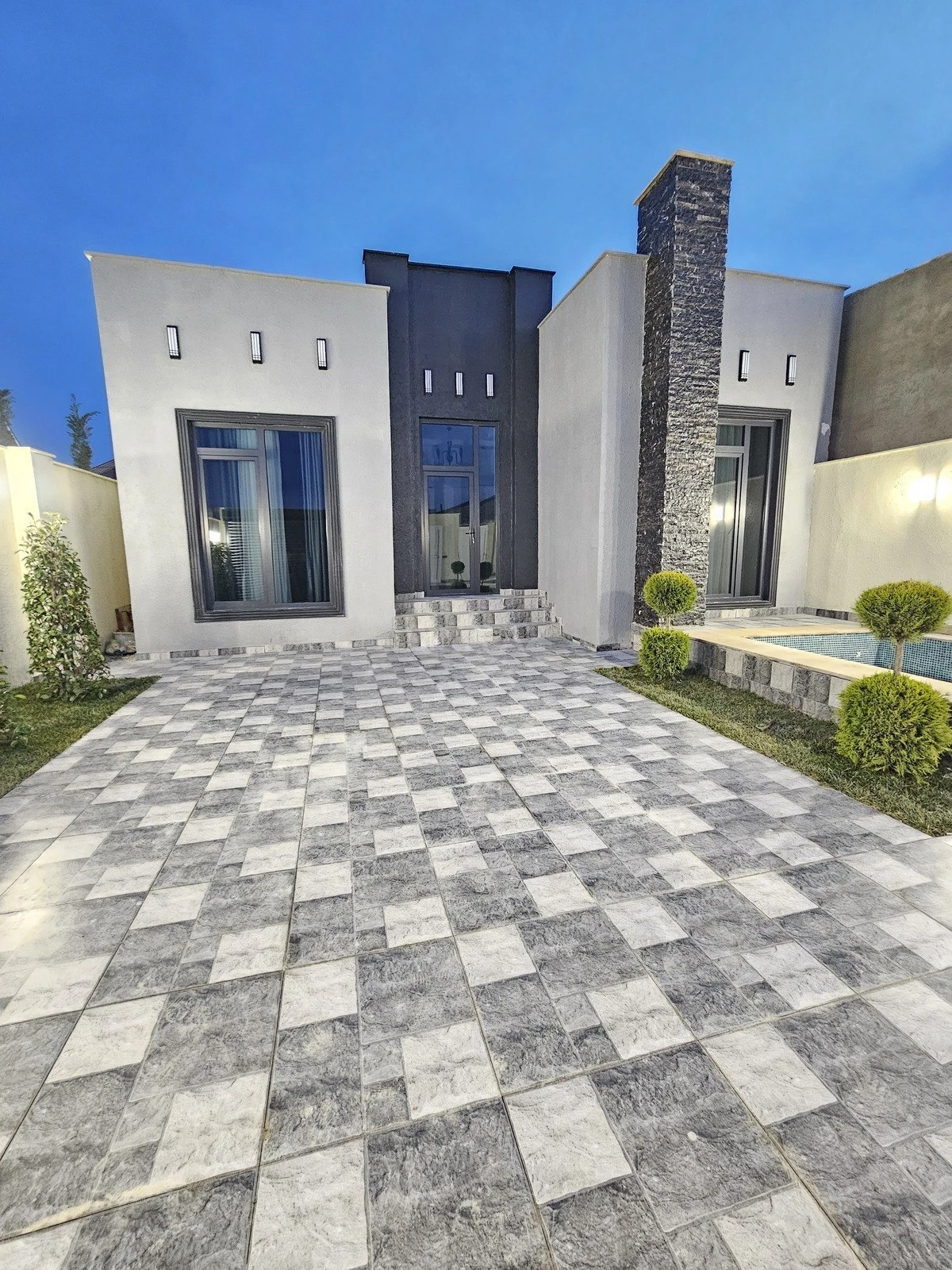 Satılır 4 otaqlı həyət evi 100 m²