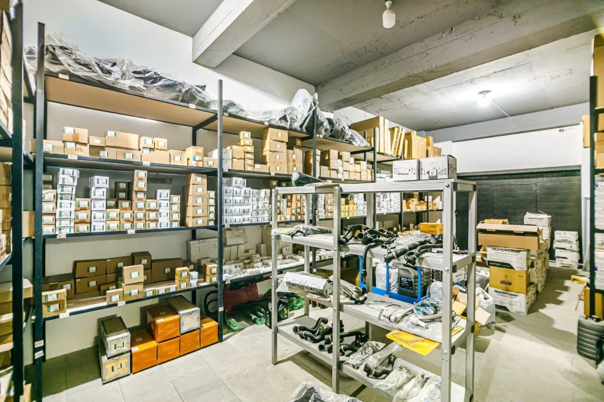 Satılır obyekt 265 m²