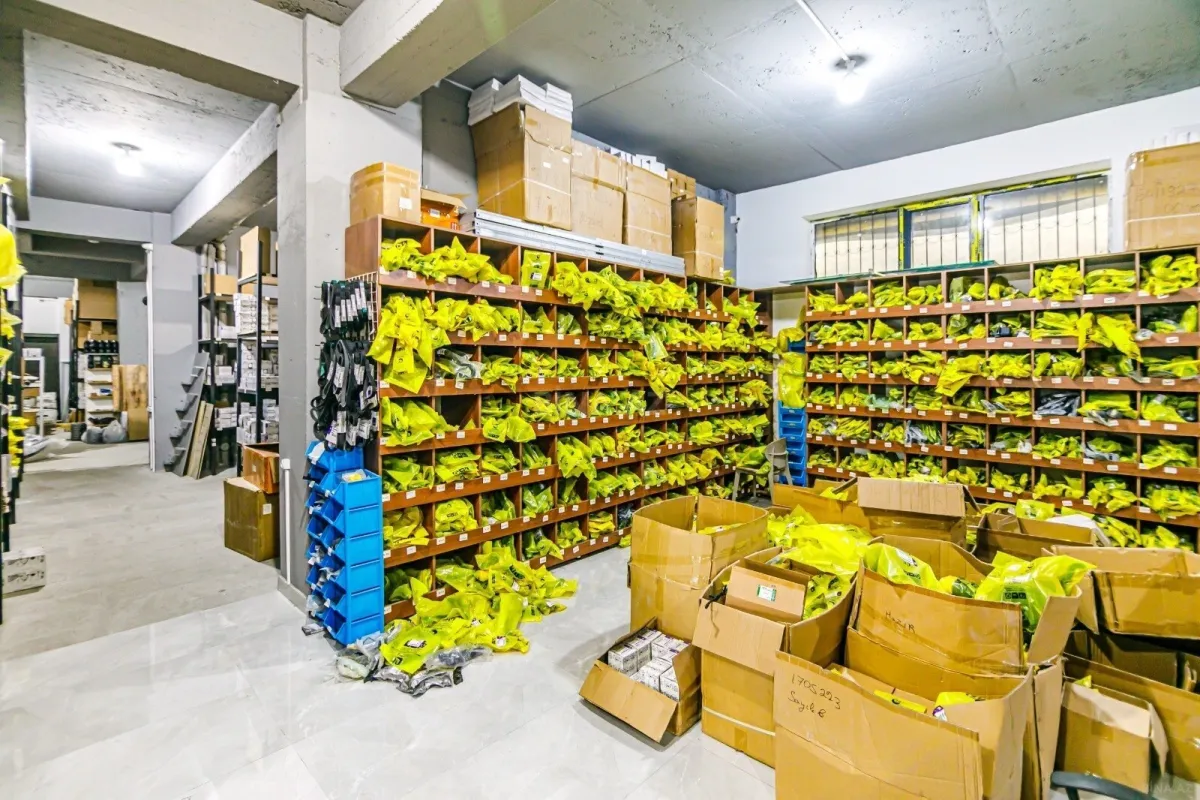 Satılır obyekt 265 m²