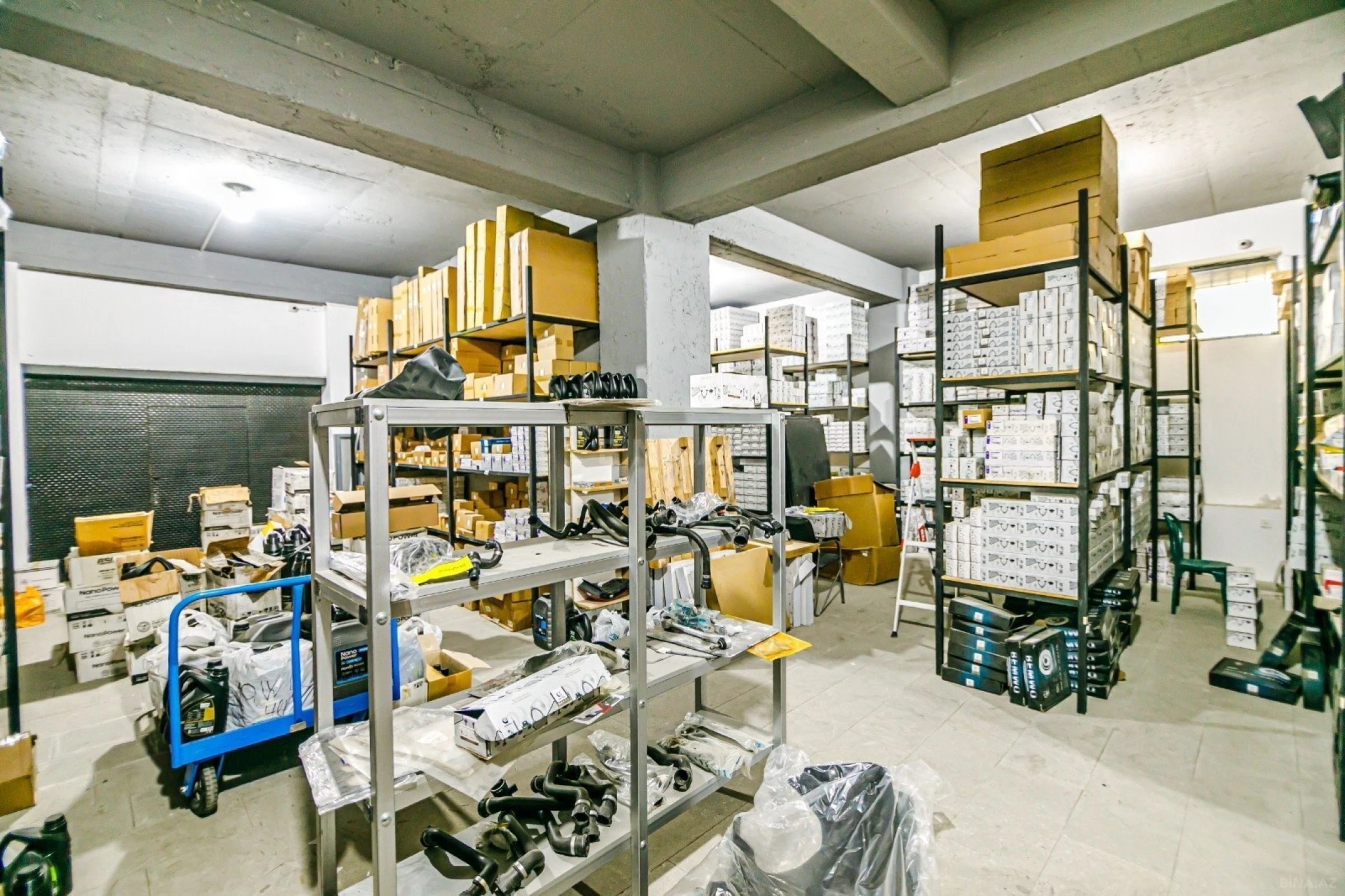 Satılır obyekt 265 m²