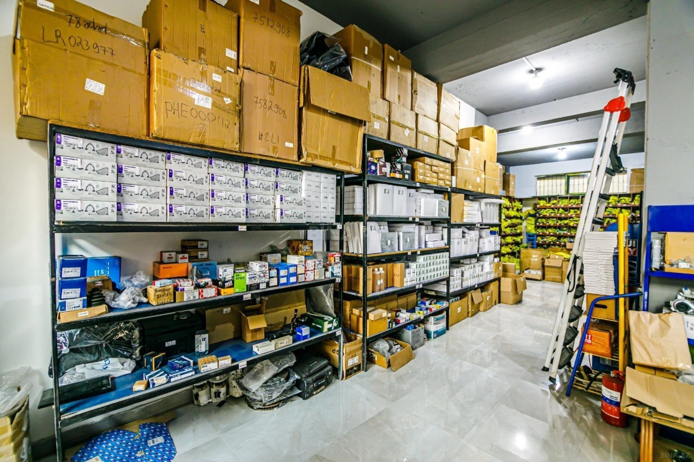 Satılır obyekt 265 m²