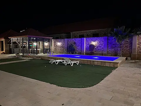 Kirayə verilir 4 otaqlı həyət evi 180 m²