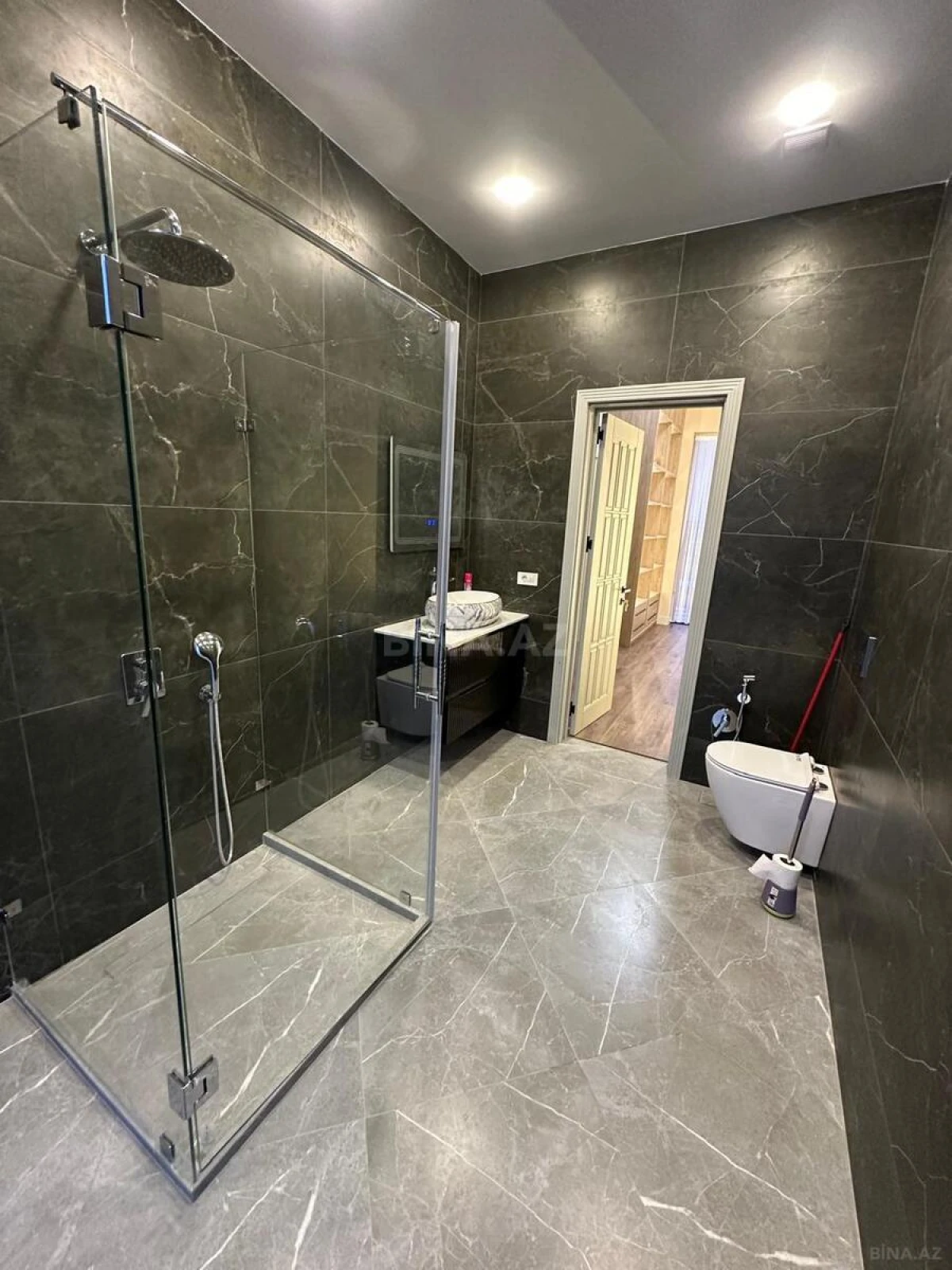 Kirayə verilir 5 otaqlı həyət evi 250 m²