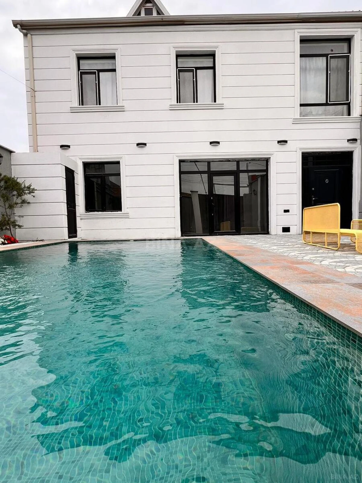 Kirayə verilir 4 otaqlı həyət evi 135 m²