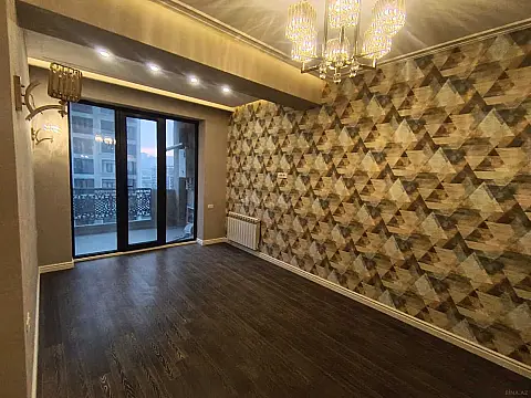 Satılır 2 otaqlı mənzil 80 m²