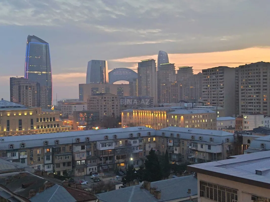 Satılır 2 otaqlı mənzil 80 m²