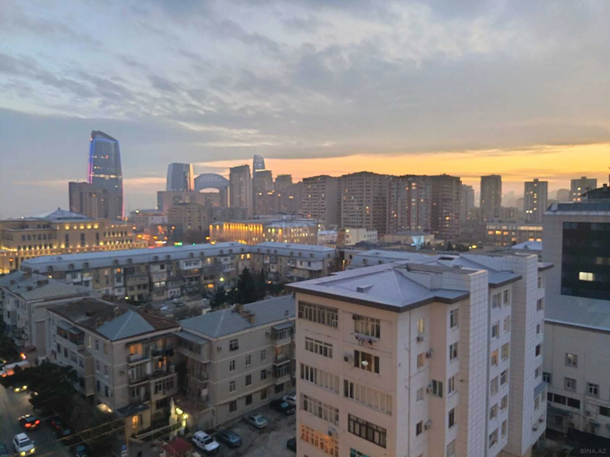 Satılır 2 otaqlı mənzil 80 m²